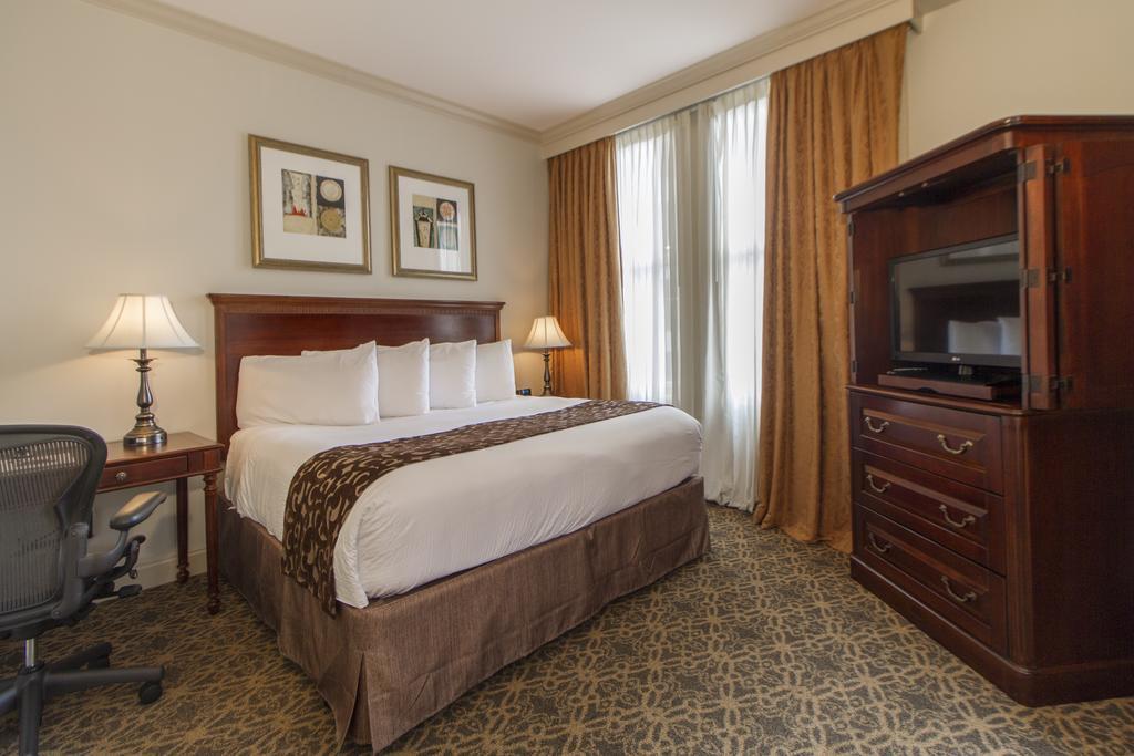The Whitney Hotel New Orleans Pokoj fotografie